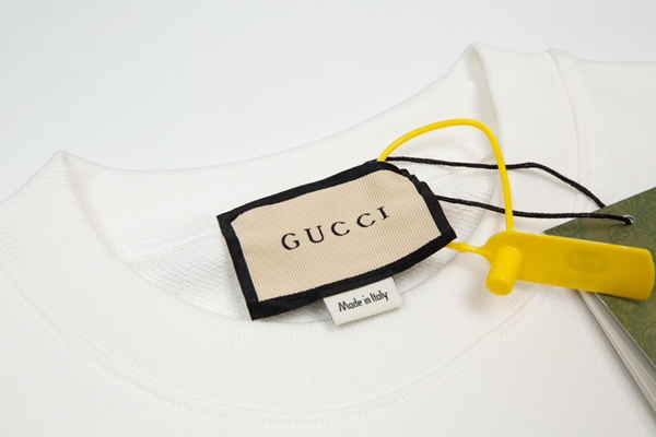 ブランドパーカー側面デザイン